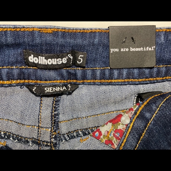 BOHO Flower Shorts - Picture 4 of 6